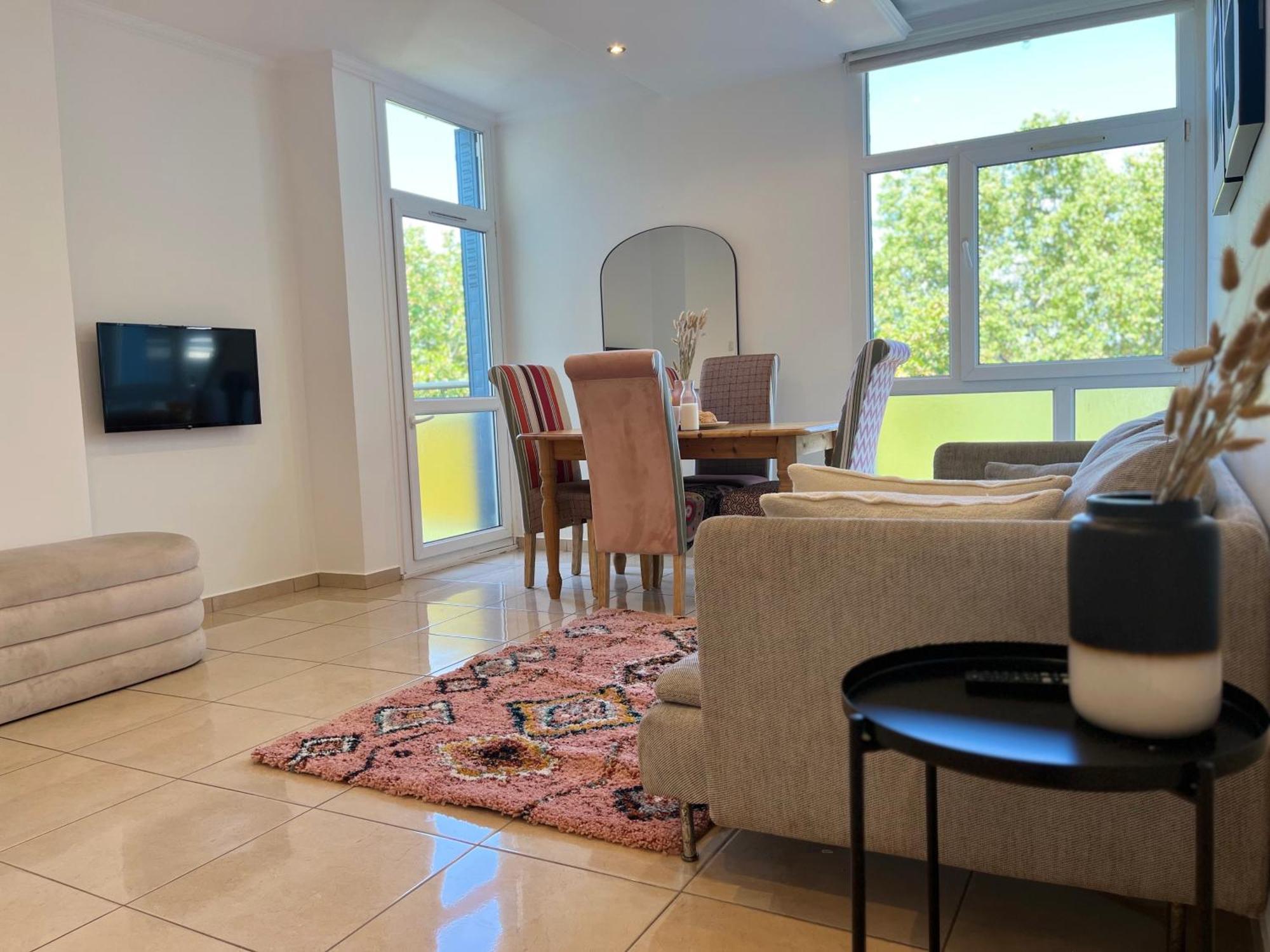 Suite Miramar Bron Luaran gambar