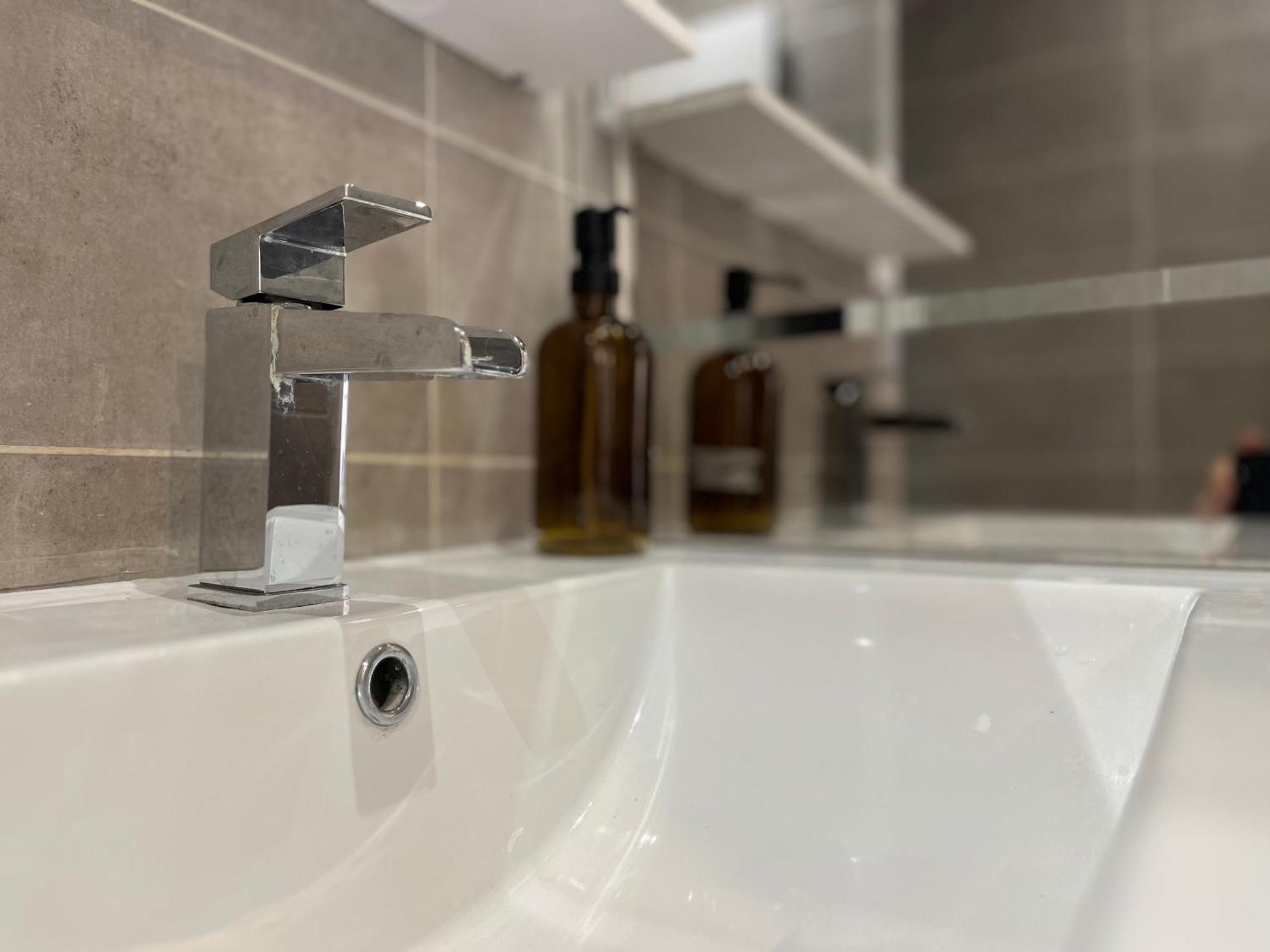 Suite Miramar Bron Luaran gambar