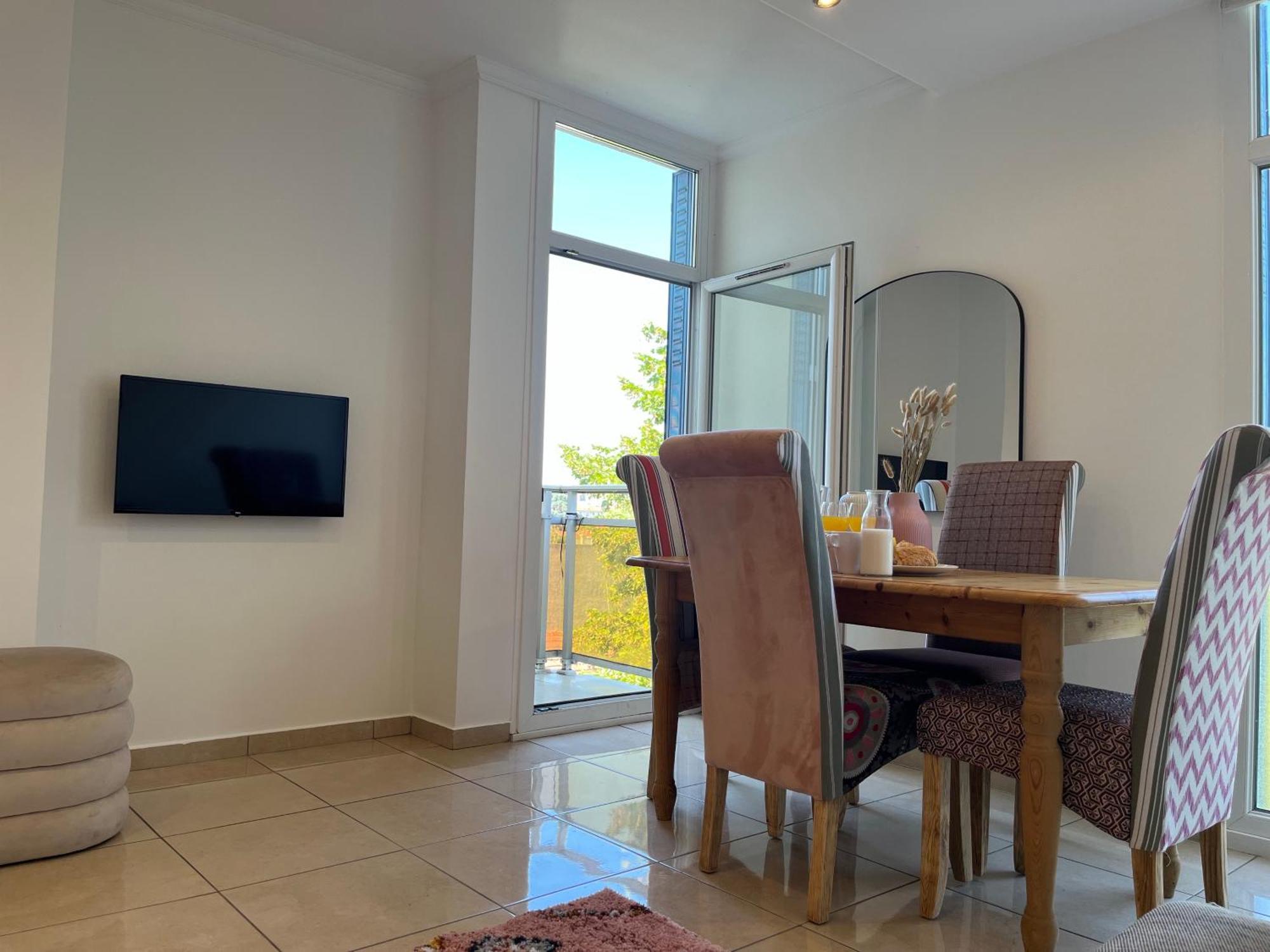 Suite Miramar Bron Luaran gambar