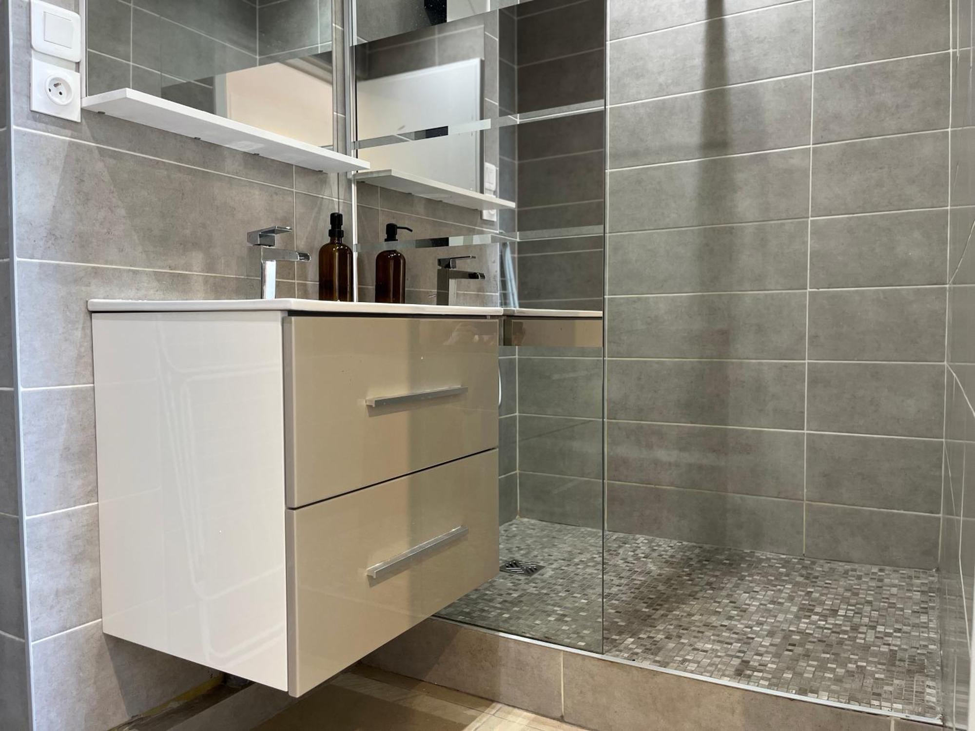 Suite Miramar Bron Luaran gambar