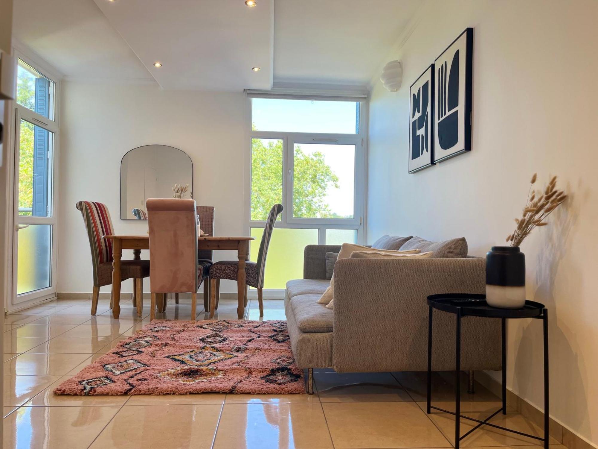 Suite Miramar Bron Luaran gambar